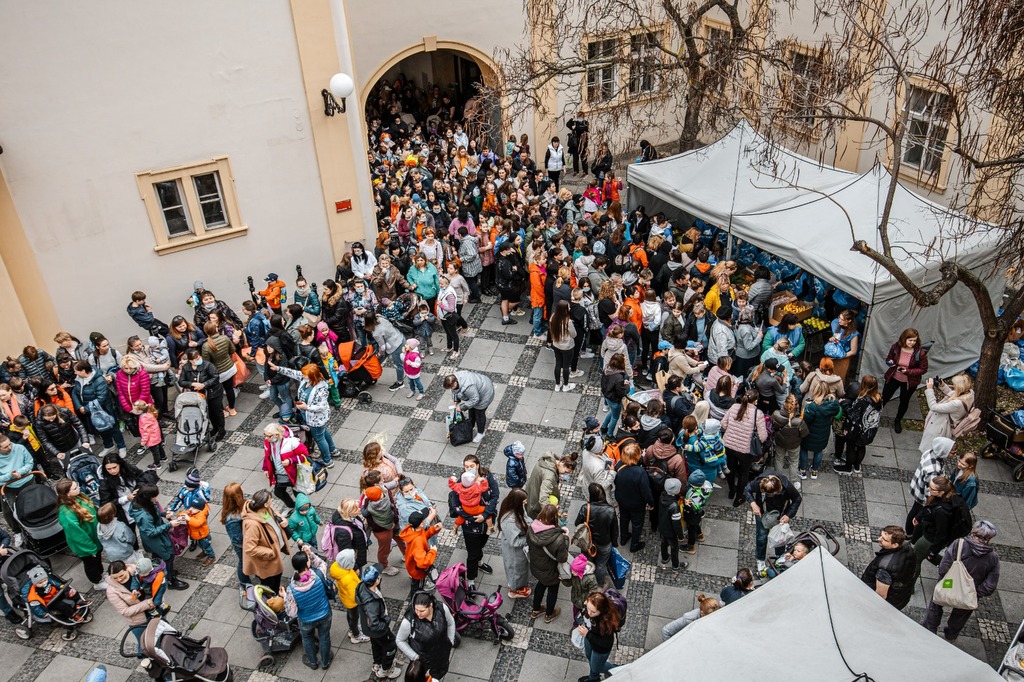 A Brno, Sant'Egidio offre une aide alimentaire et des fournitures scolaires aux réfugiés ukrainiens
